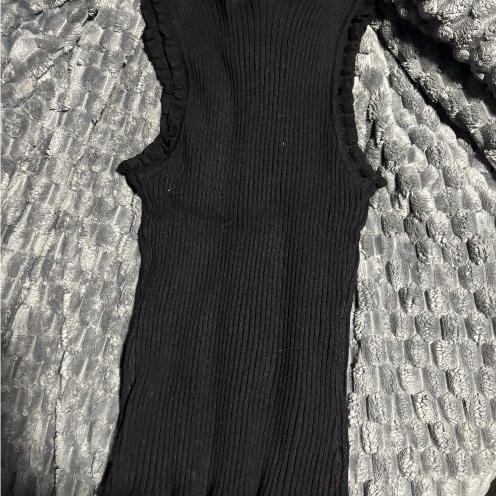 Gilli Black Ribbed Tank Top - Picture 4 of 6